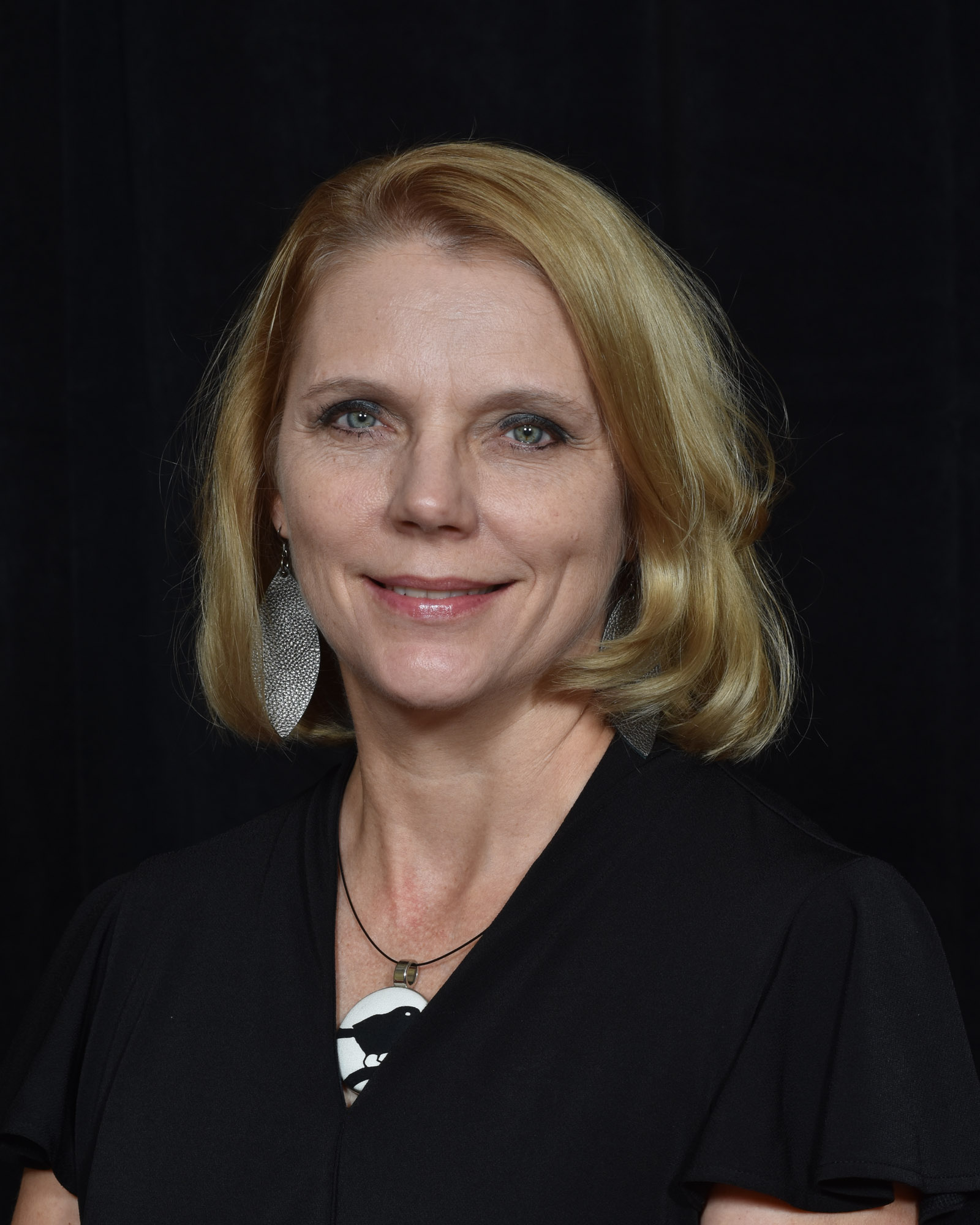 Debi Bentzel Headshot